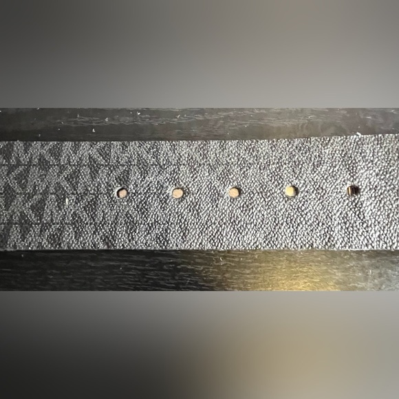 NWT Women’s Michael Kors Black Leather and Stretch Elastic MK LOGO XS/Small Belt - Picture 2 of 5